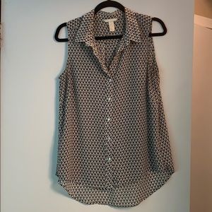 Sleeveless button down geo pattern blouse